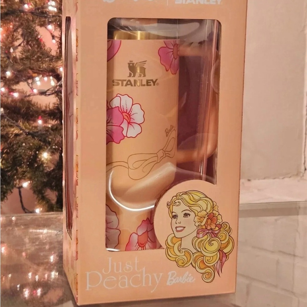 Barbie x Stanley 80's Peaches N' Cream 40 oz Quencher Tumbler